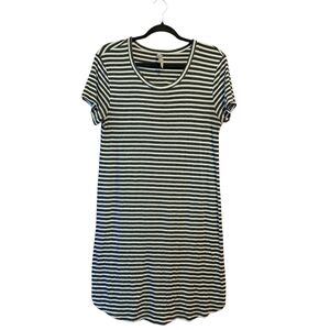 3/35$ Black & White Striped T-Shirt Dress – Size L – Casual Everyday Wear
